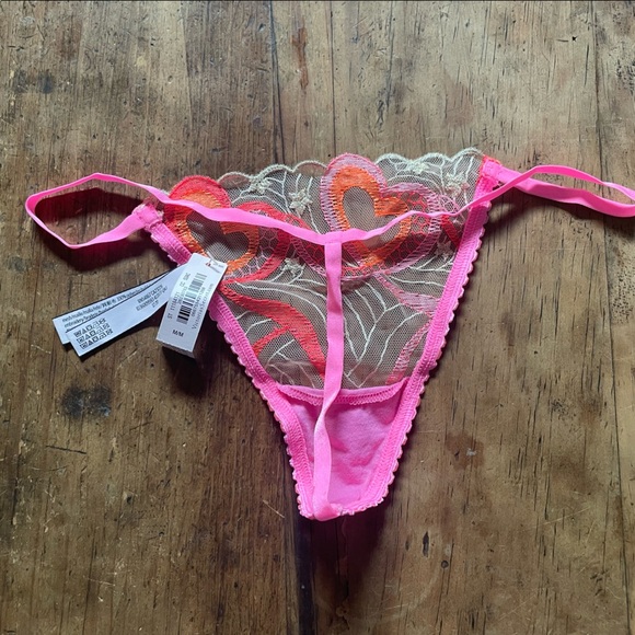 Victorias Secret The Lacie Pinnacle V-String Heart Panty - Picture 6 of 7